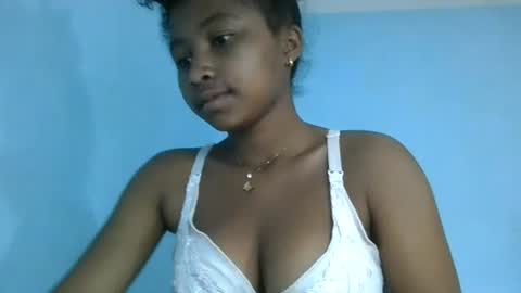 Snapshot of milinasy chatting on 3, 7, 2026 milinasy online show from 3, 7, 2026