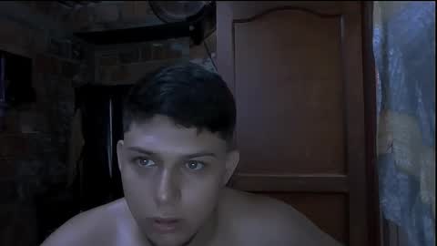 Snapshot of milk_boy25 chatting on 23, 10, 2025 milk_boy25 online show from 23, 10, 2025