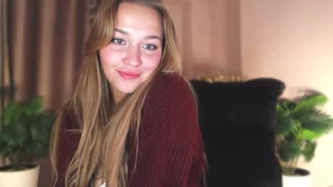 Snapshot of milk_bunny_ chatting on 16, 9, 2025 milk_bunny_ online show from 16, 9, 2025