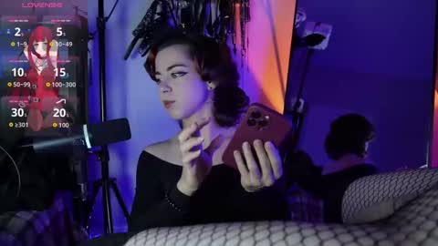 Snapshot of milkingmarlo chatting on 22, 9, 2025 milkingmarlo online show from 22, 9, 2025