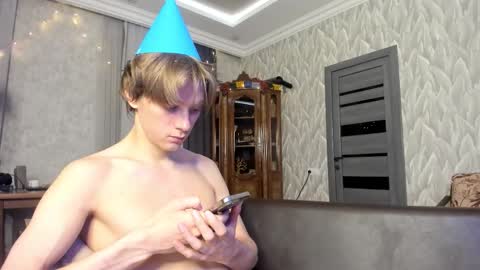 Snapshot of milkiwy chatting on 16, 3, 2026 Isaac online show from 16, 3, 2026