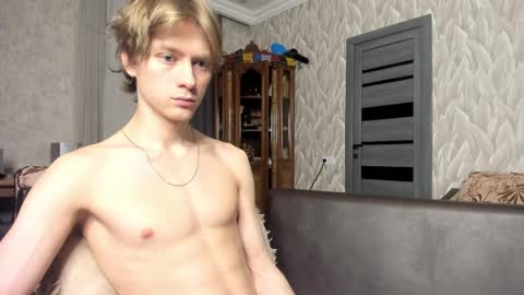 Snapshot of milkiwy chatting on 8, 4, 2026 Isaac online show from 8, 4, 2026