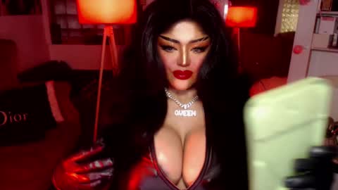 milkshakelavinia online show from 14, 1, 2025