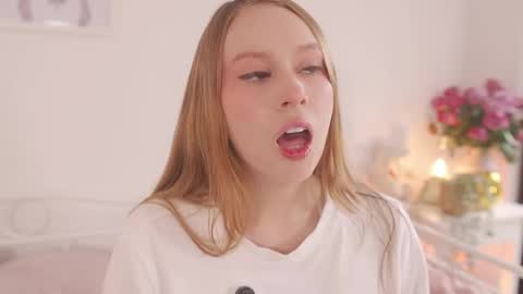 Snapshot of milky_0 chatting on 17, 4, 2026 milky_0 online show from 17, 4, 2026