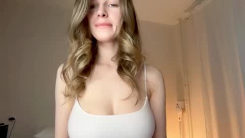 Snapshot of milky__way_ chatting on 15, 1, 2026 milky__way_ online show from 15, 1, 2026