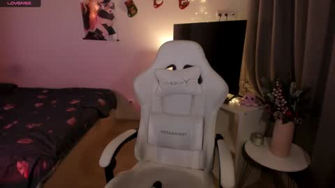 Snapshot of milky_wayx chatting on 25, 12, 2024 Lisa online show from 25, 12, 2024