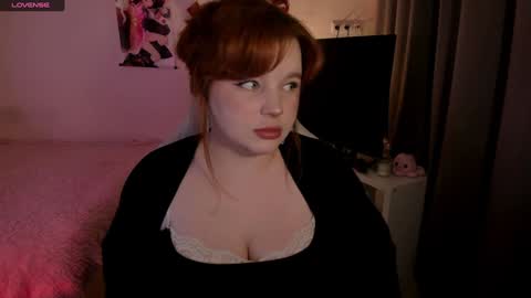 Snapshot of milky_wayx chatting on 1, 2, 2025 Lisa online show from 1, 2, 2025