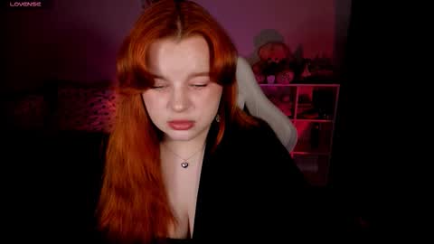 Snapshot of milky_wayx chatting on 1, 10, 2025 Lisa online show from 1, 10, 2025