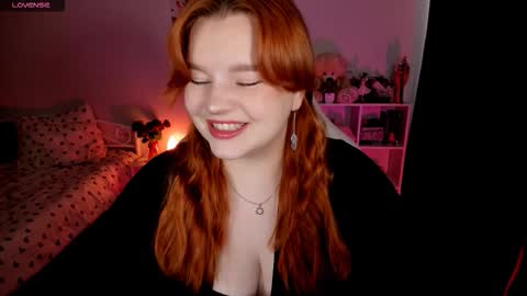 Snapshot of milky_wayx chatting on 1, 11, 2025 Lisa online show from 1, 11, 2025