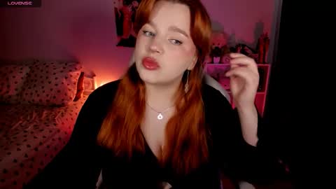 Snapshot of milky_wayx chatting on 6, 11, 2025 Lisa online show from 6, 11, 2025