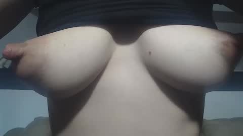 Snapshot of milkycandycce chatting on 2, 12, 2024 C online show from 2, 12, 2024