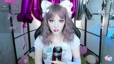 milky cute online show from 24, 1, 2025