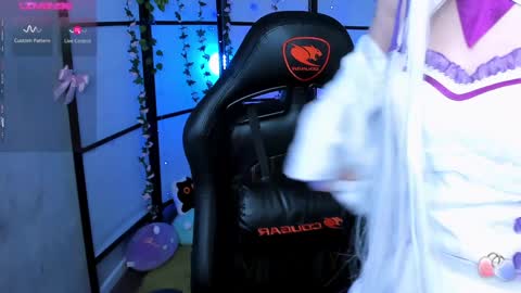 milky cute online show from 8, 2, 2025