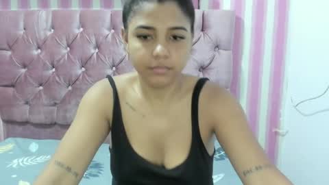 Snapshot of milkylove_19_ chatting on 4, 4, 2026 milkylove_19_ online show from 4, 4, 2026