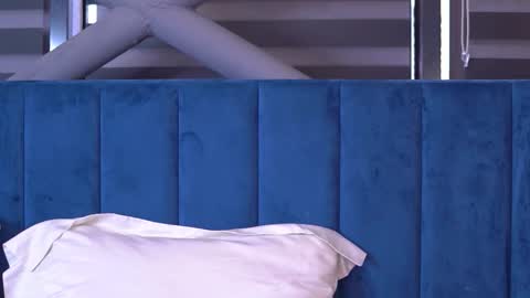 Milla online show from 6, 10, 2025