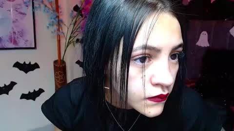 Snapshot of millacounisslosexanal chatting on 4, 11, 2025 Violeta online show from 4, 11, 2025
