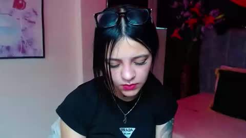 Snapshot of millacounisslosexanal chatting on 4, 12, 2025 Violeta online show from 4, 12, 2025