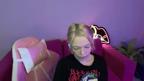 Hello  Im Mila online show from 13, 9, 2025