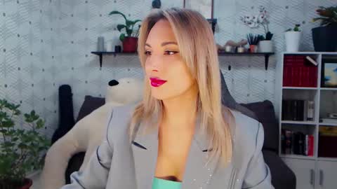 MillaXQueen online show from 4, 2, 2026