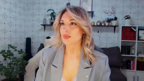 Snapshot of millaxqueen chatting on 7, 4, 2026 MillaXQueen online show from 7, 4, 2026
