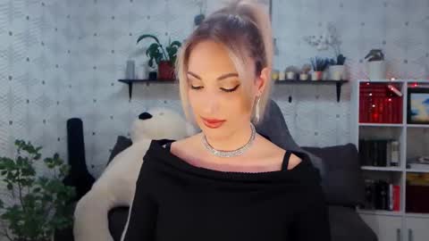 MillaXQueen online show from 15, 4, 2026