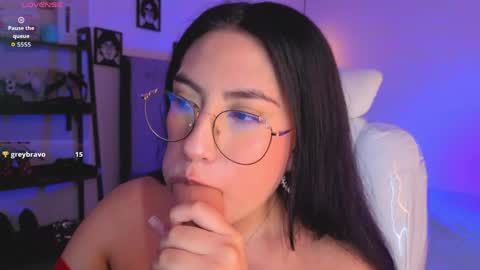 miller_vanessa_ online show from 10, 4, 2026