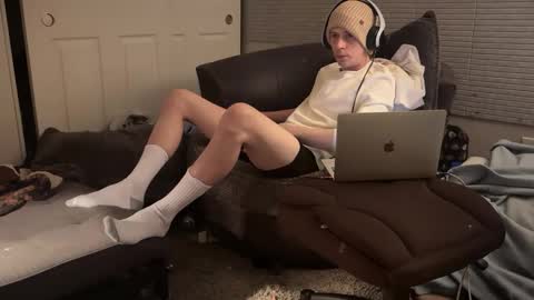 Snapshot of millerjdm chatting on 27, 12, 2024 SlimnHungOH online show from 27, 12, 2024