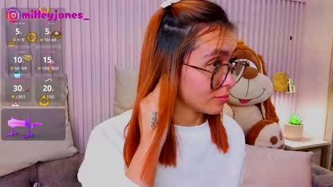 Snapshot of milleyjones_ chatting on 21, 4, 2026 milleyjones_ online show from 21, 4, 2026