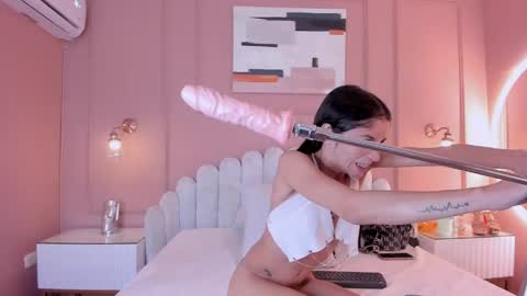 Snapshot of milliesweet_ chatting on 22, 4, 2026 millie online show from 22, 4, 2026