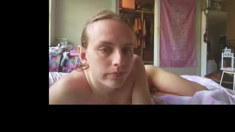 Snapshot of millycums chatting on 17, 11, 2025 millycums online show from 17, 11, 2025