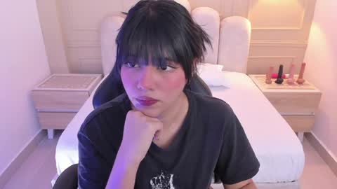 Snapshot of millyevans1 chatting on 22, 4, 2026 millyevans1 online show from 22, 4, 2026