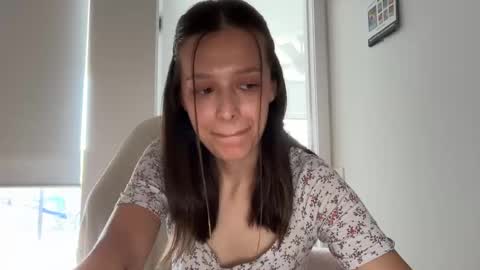 Snapshot of millypetite chatting on 12, 11, 2025 Milly online show from 12, 11, 2025