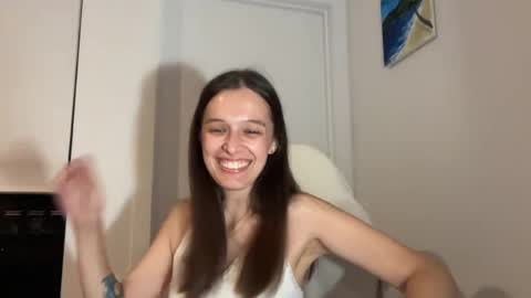 Snapshot of millypetite chatting on 21, 4, 2026 Milly online show from 21, 4, 2026