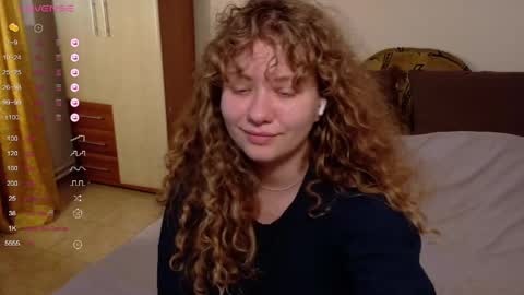 Snapshot of milounee chatting on 16, 4, 2026 milounee online show from 16, 4, 2026