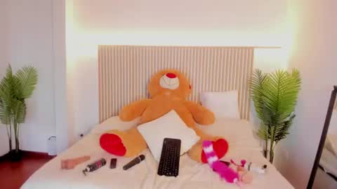 Snapshot of milu_blossom chatting on 26, 6, 2026 miluu online show from 26, 6, 2026