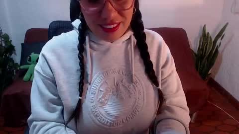 Milu Wallace  online show from 5, 3, 2026