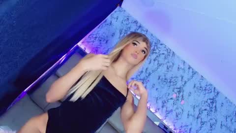 Snapshot of milusweedx chatting on 18, 10, 2025 milusweedx online show from 18, 10, 2025