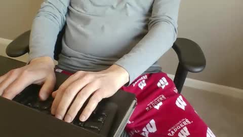 Snapshot of milwaukeebadger24 chatting on 4, 2, 2026 milwaukeebadger24 online show from 4, 2, 2026