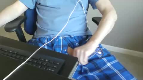 Snapshot of milwaukeebadger24 chatting on 25, 4, 2026 milwaukeebadger24 online show from 25, 4, 2026