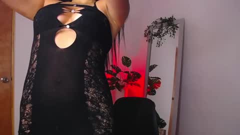 Mily Ortiz online show from 6, 11, 2025