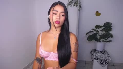 Snapshot of mily_ortiz chatting on 18, 4, 2026 Mily Ortiz online show from 18, 4, 2026