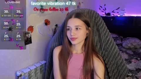 Snapshot of milyamess chatting on 24, 10, 2025 Emily online show from 24, 10, 2025