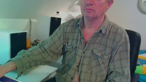 Snapshot of milymen26 chatting on 26, 4, 2026 Milymen26 Polish man master fereskik straight mature online show from 26, 4, 2026