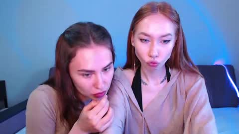 Snapshot of mimi_red chatting on 19, 4, 2026 mimi_red online show from 19, 4, 2026