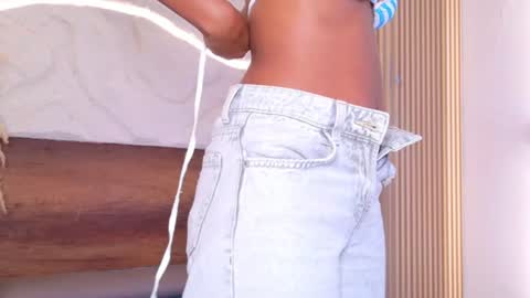 Snapshot of mimis_park chatting on 6, 7, 2026 mimis_park online show from 6, 7, 2026