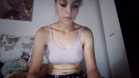 Snapshot of mimy31 chatting on 19, 7, 2026 mimy31 online show from 19, 7, 2026