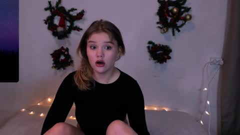 hi Im Mina  online show from 25, 12, 2024