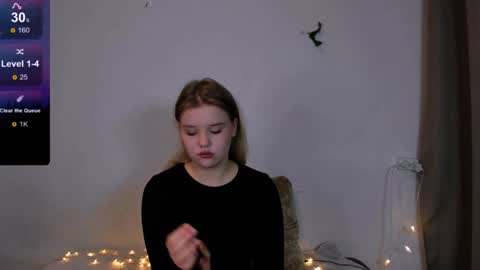 hi Im Mina  online show from 30, 12, 2024