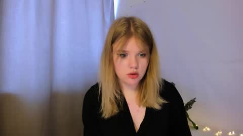 hi Im Mina  online show from 9, 3, 2025