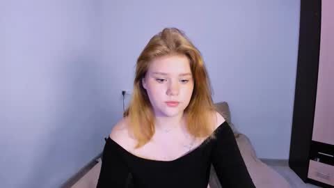 hi Im Mina  online show from 19, 11, 2025